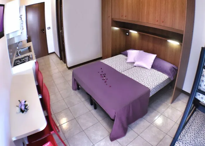 Stylish With Gorgeous Pool-beahost Apartment