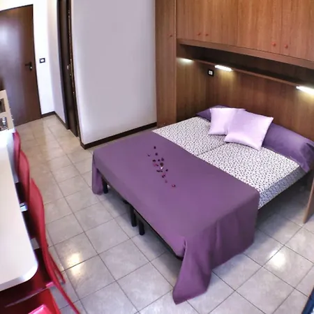 Stylish With Gorgeous Pool-beahost Apartment